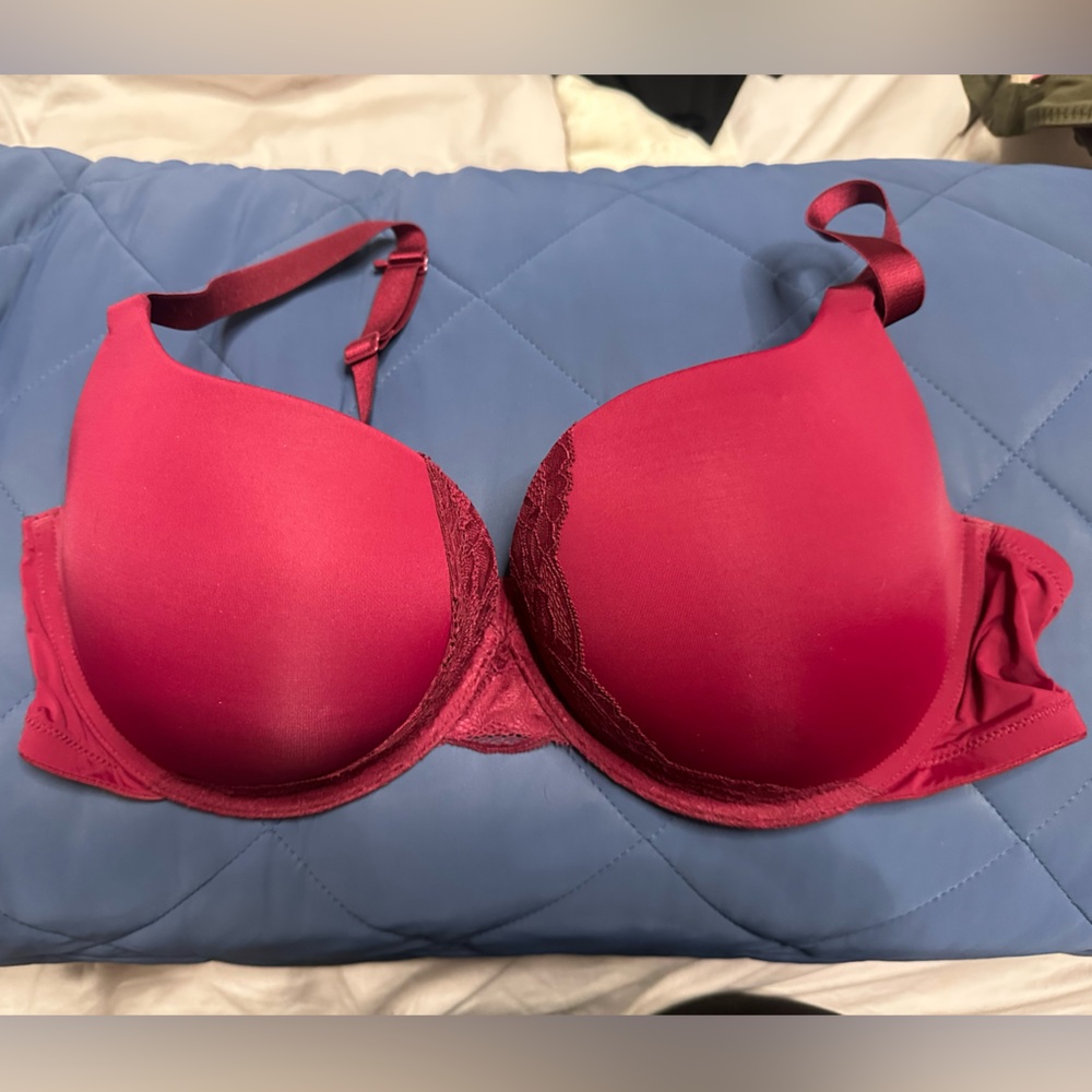 Two Auden/ Target Smooth T-Shirt Bras- black/red
